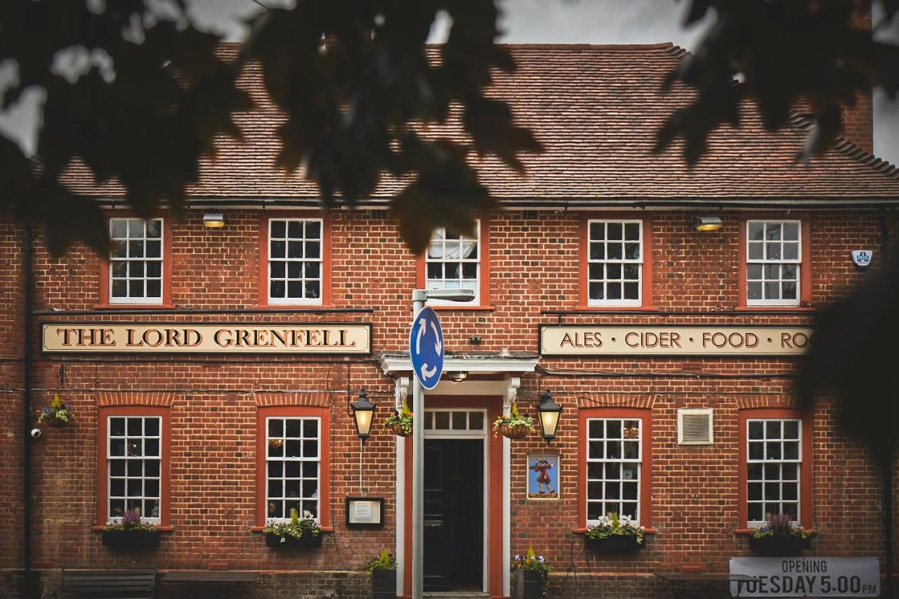 The Lord Grenfell Bed & Breakfast Maidenhead Exterior foto The Lord Grenville