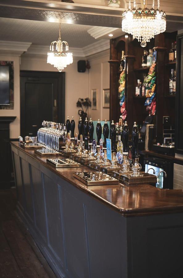 The Lord Grenfell Bed & Breakfast Maidenhead Exterior foto The bar at the Old Red Lion